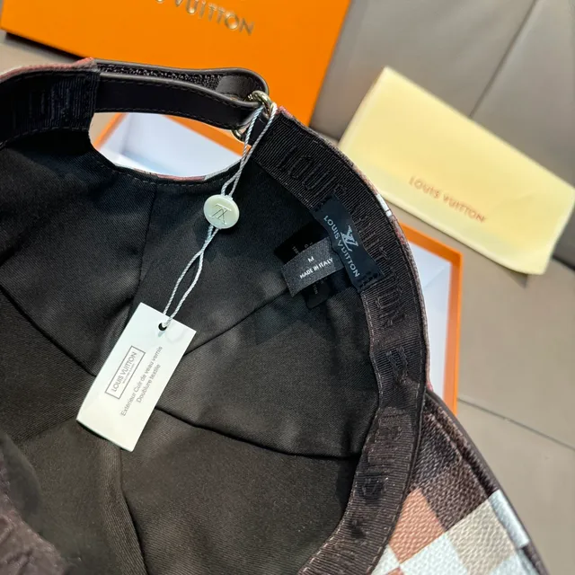 Louis Vuitton পিক্সেল চেকারবোর্ড বাদামী বহুবর্ণীয় বেসবল ক্যাপ 4