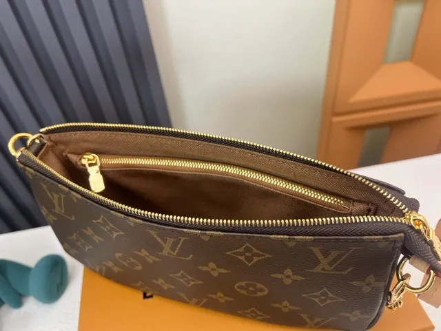 Louis Vuitton Pochette Metis Marron Doré Monogram Coated Canvas Chain-and-Leather Strap Underarm Bag 7