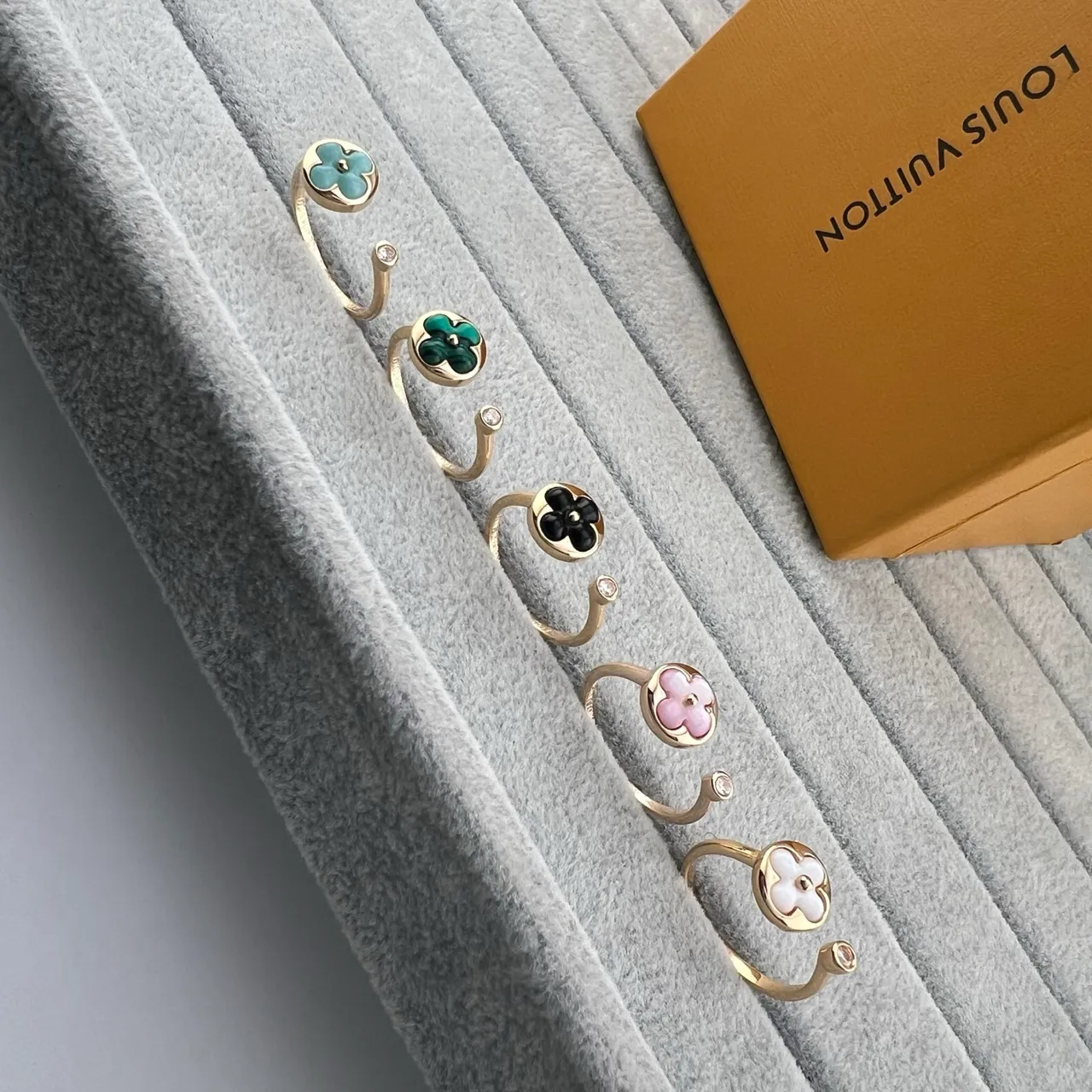 Louis Vuitton Quatre Fleurs Multicolor Stone Floral Bracelet 2