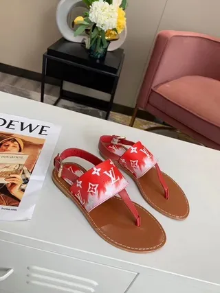 Louis Vuitton Sandales Casuales de Cheville Ajustables avec Sangle Imprimée en Monogramme et Boucle Rouge Marron 7