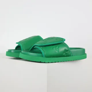 Louis Vuitton Run Away Slide हरा Monogram चमड़े के स्लिपर्स