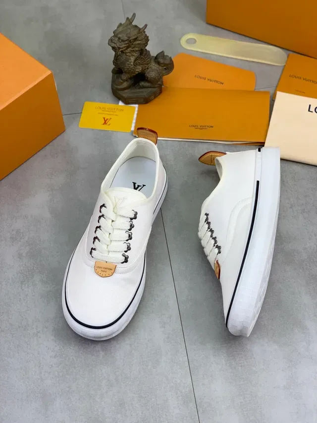 Louis Vuitton Run Away White Canvas Lifestyle Sneakers 5