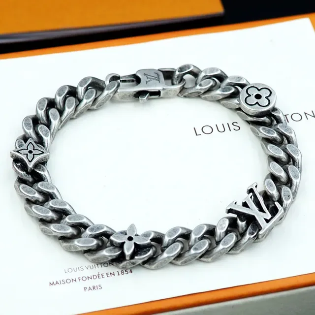 Louis Vuitton Silver Antiqued Curb-Link Chain Bracelet 2