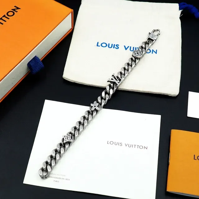 Louis Vuitton Silver Antiqued Curb-Link Chain Bracelet 5