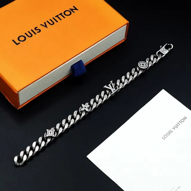 Louis Vuitton Silver Antiqued Curb-Link Chain Bracelet 6