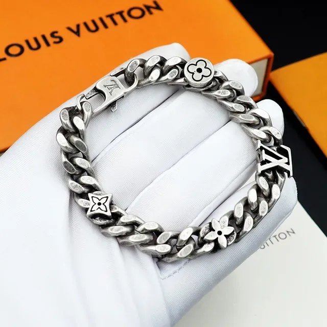 Louis Vuitton Silver Antiqued Curb-Link Chain Bracelet 11