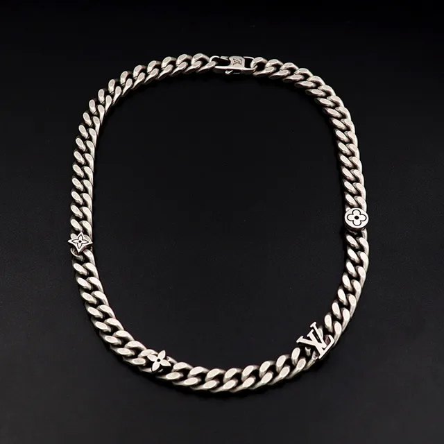Colar Louis Vuitton corrente chunky curb-link prata com acabamento antiqued 7
