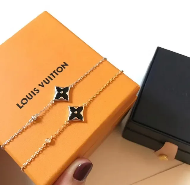 Louis Vuitton Silver White Chain Quatrefoil Pendant Bracelet 5