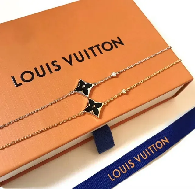 Louis Vuitton Silver White Chain Quatrefoil Pendant Bracelet 11