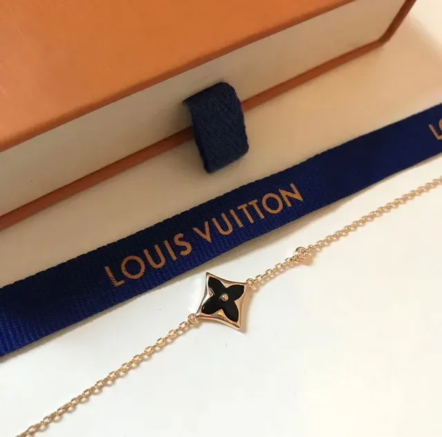 Louis Vuitton Silver White Chain Quatrefoil Pendant Bracelet 12