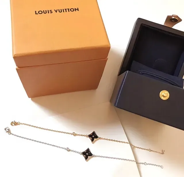 Louis Vuitton Silver White Chain Quatrefoil Pendant Bracelet 15