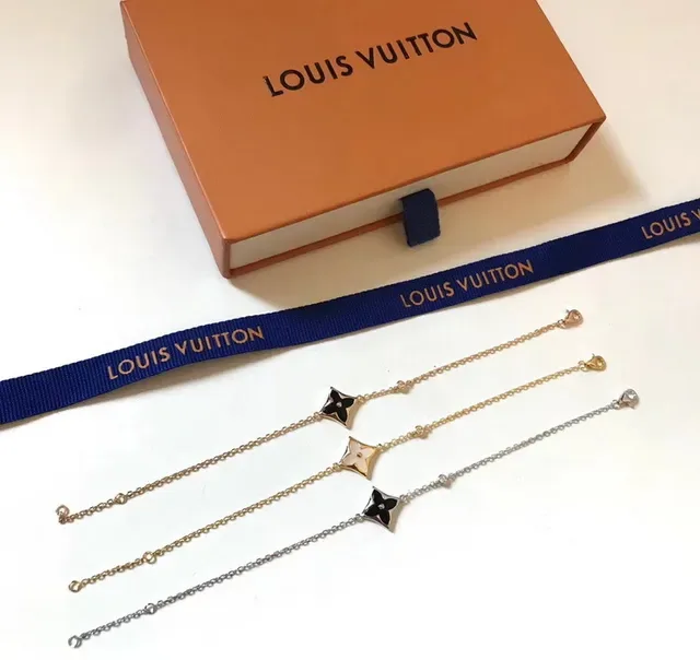 Louis Vuitton Silver White Chain Quatrefoil Pendant Bracelet 16