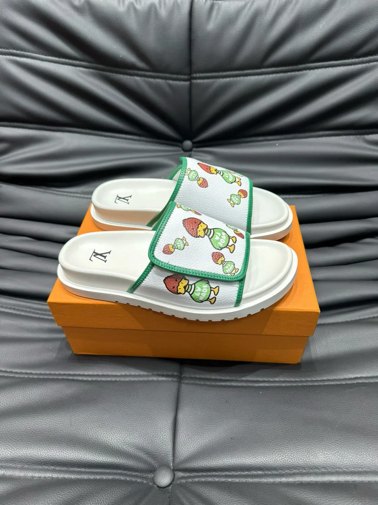 Louis Vuitton Slides White Green Leather Piped Strap Slippers 9