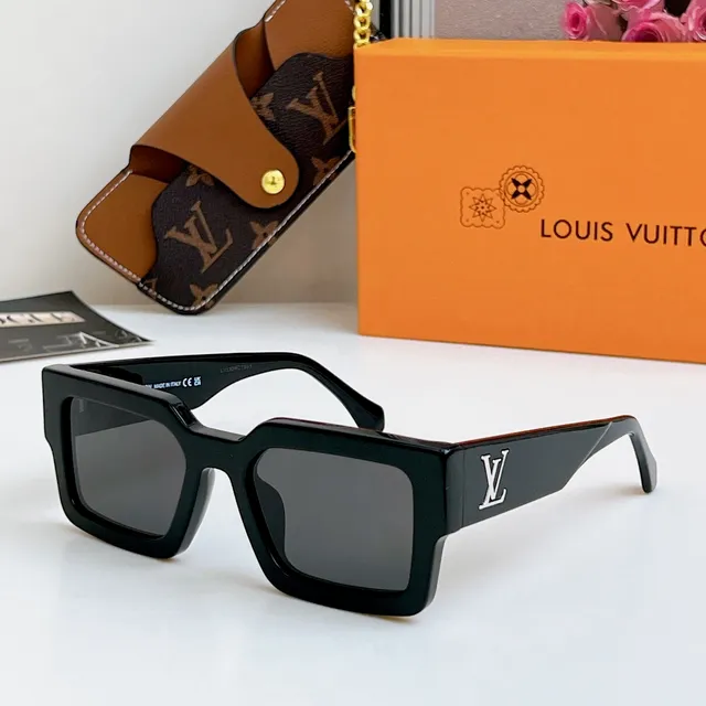 Louis Vuitton Square Frame Black Sunglasses 2