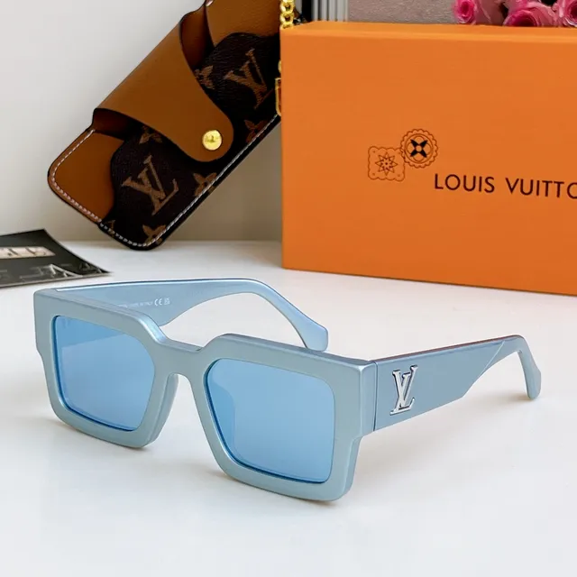 Louis Vuitton Square Frame Black Sunglasses 3