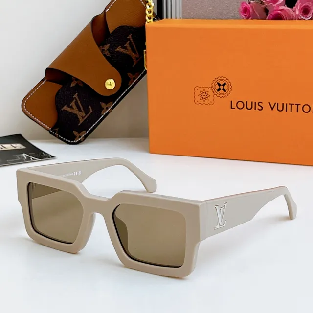 Louis Vuitton Square Frame Black Sunglasses 5