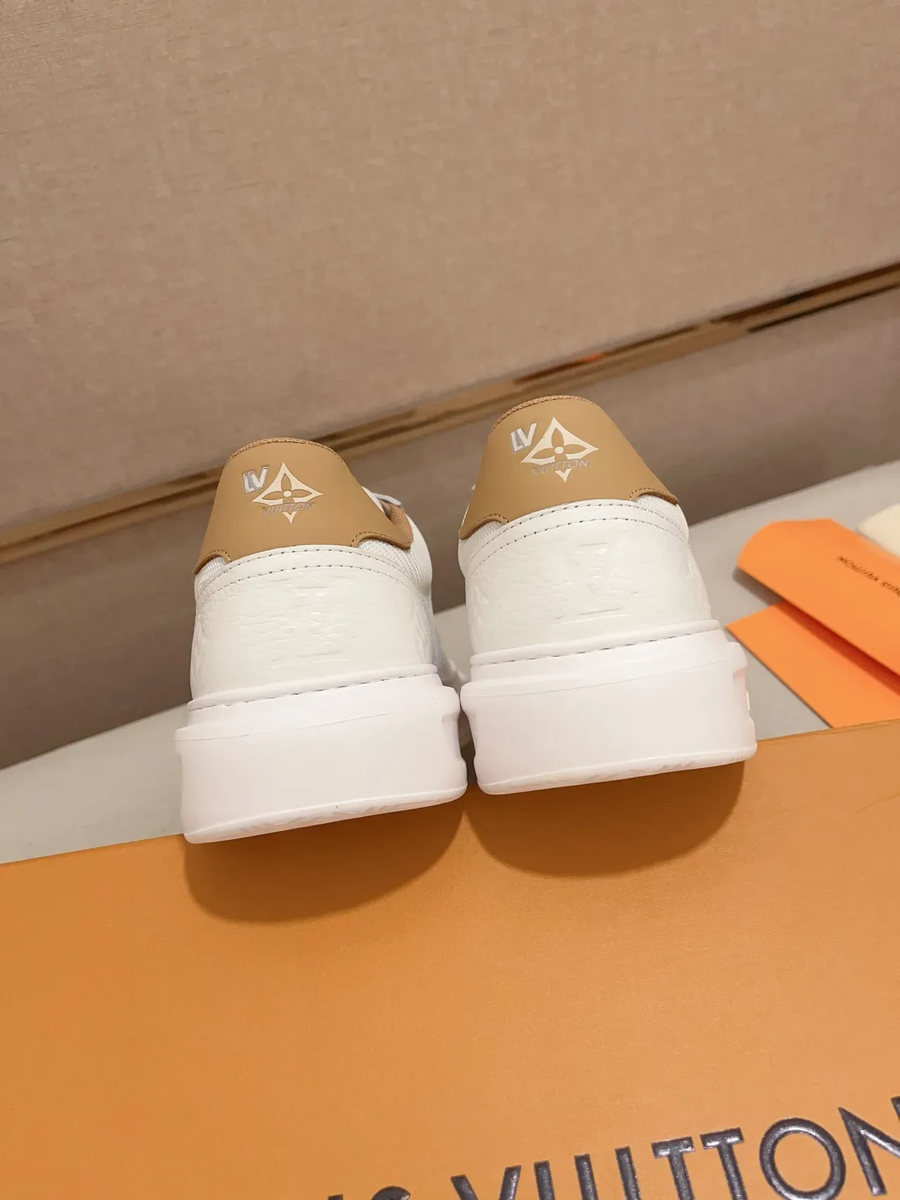 Louis Vuitton 白色米色低帮平台底休闲运动鞋 4