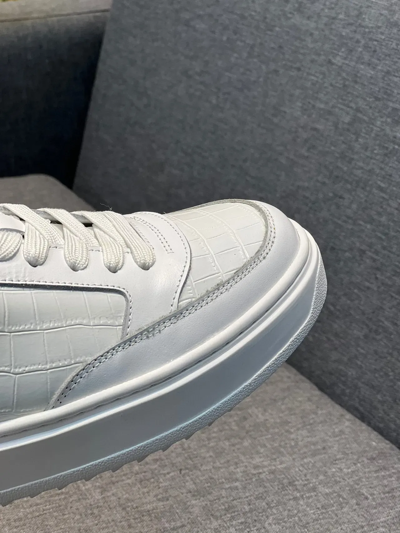 Louis Vuitton White Black Croc-Embossed Leather Platform Sole Lifestyle Sneakers 3