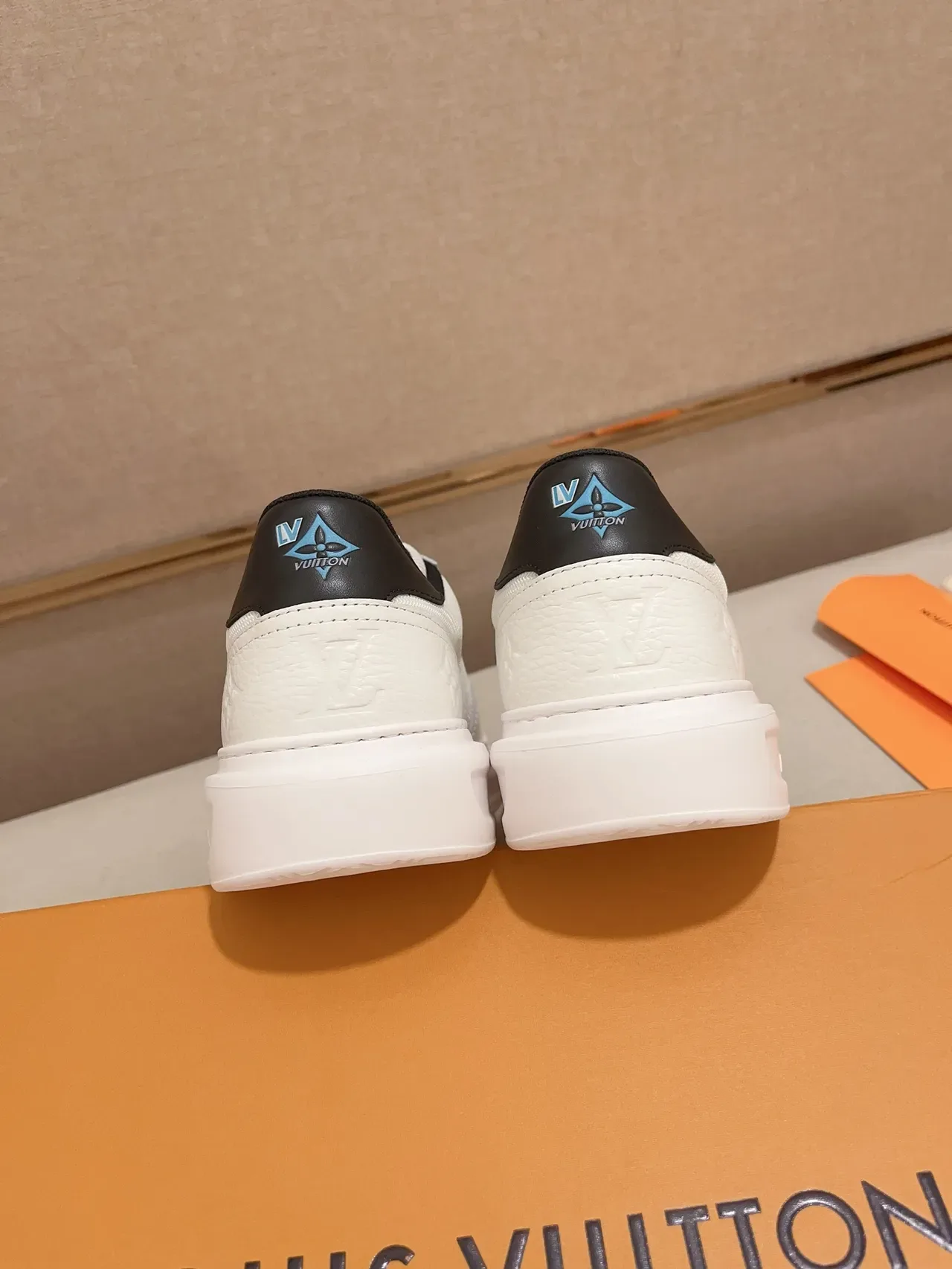 Louis Vuitton White Black Low-Top Platform Sole Lifestyle Sneakers 4
