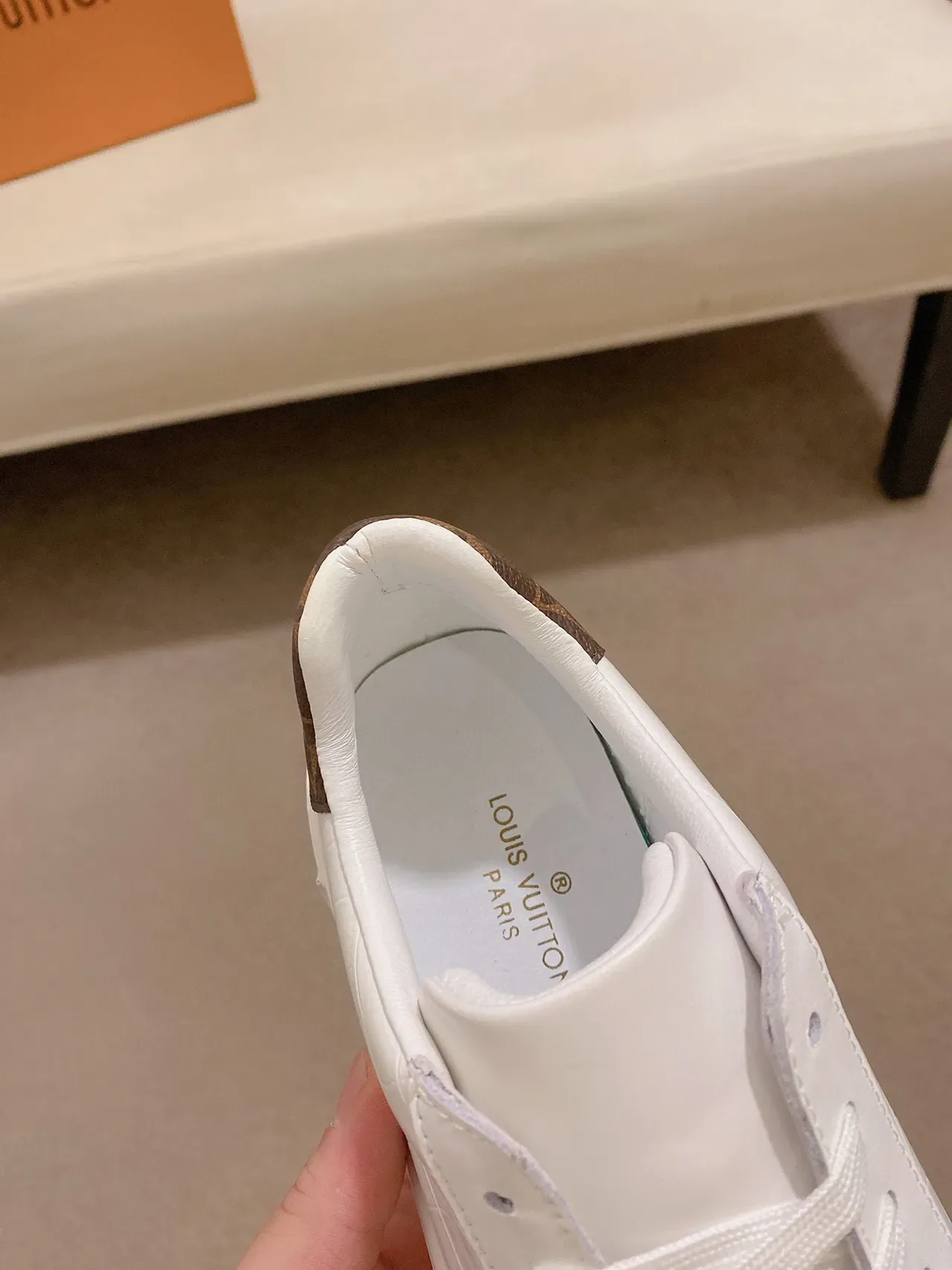 Louis Vuitton Sneakers Lifestyle Blanc et Marron en Cuir Embossé Croc avec Semelle de Plateforme 6