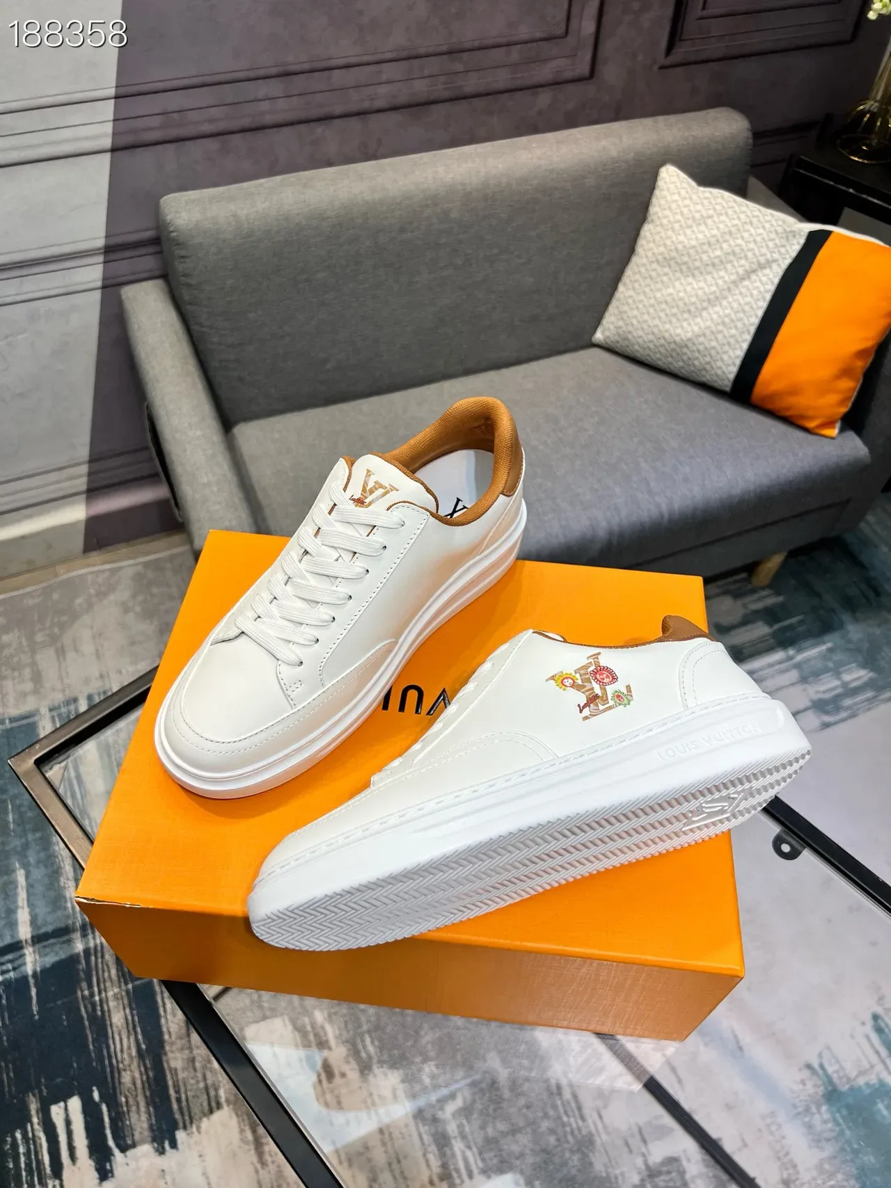 Louis Vuitton White Brown Low-Top Leather Upper Lifestyle Sneakers 6