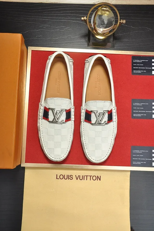 لويس فيتون أبيض أحمر Damier Check جلد LV Buckle Strap لوفر 5