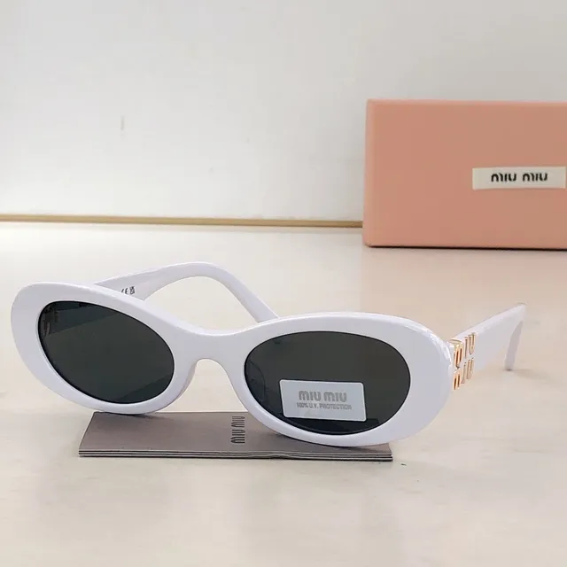 Miu Miu preto cinza oval silhueta brilhante acetato óculos de sol 5