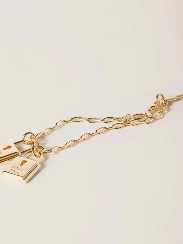 Miu Miu Bracelet à Charme avec Double Cadenas Doré 5