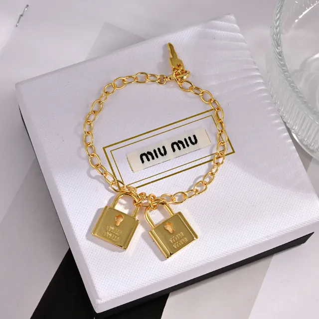 Miu Miu Bracelet à Charme avec Double Cadenas Doré 7