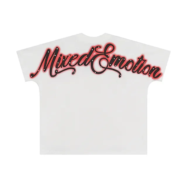 Camiseta Mixed Emotion blanca y roja corte oversize estampado gráfico frontal 3