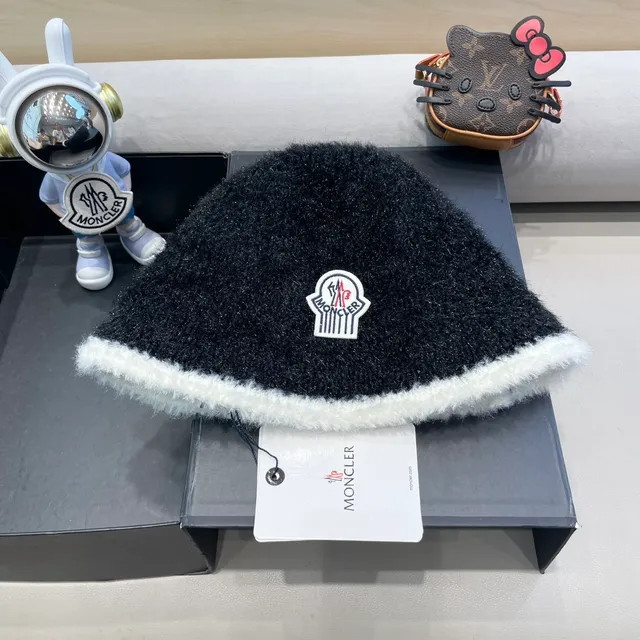 Moncler Black White Fuzzy Texture Trim Beret 2