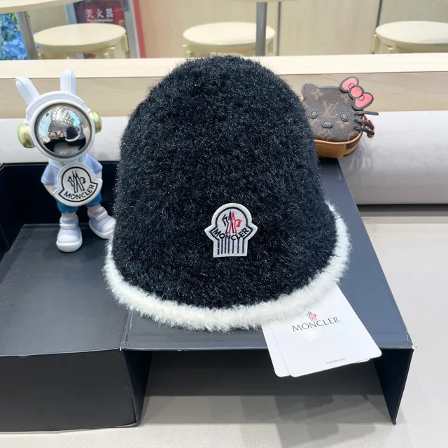 Moncler Black White Fuzzy Texture Trim Beret 4