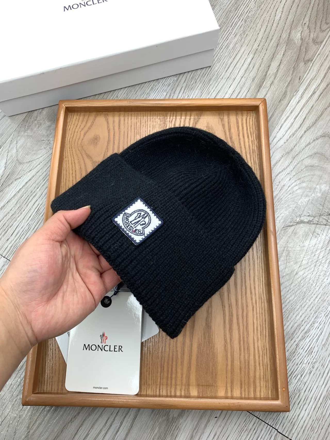 Moncler Noir Blanc Tricot Côtelé Ourlet Plié Bonnet 6