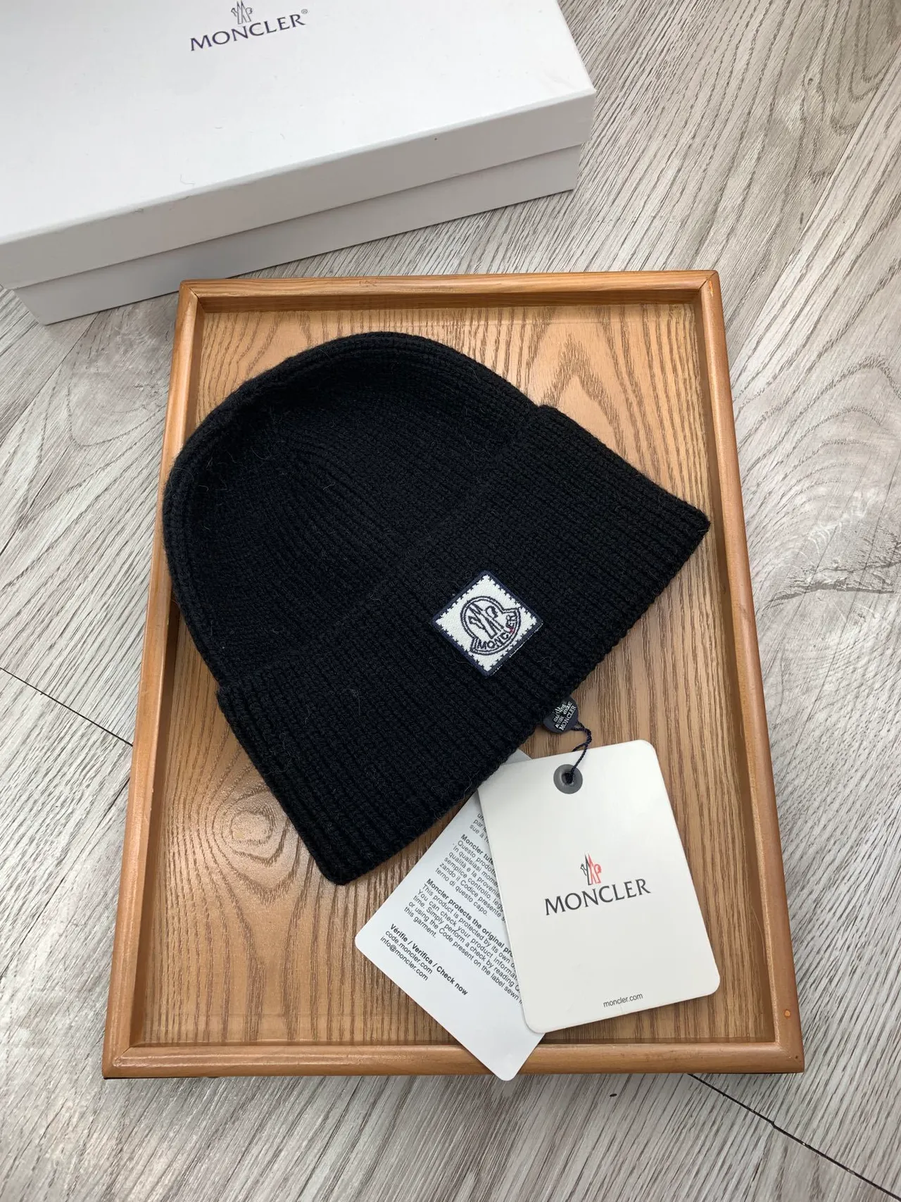 Moncler Noir Blanc Tricot Côtelé Ourlet Plié Bonnet 8