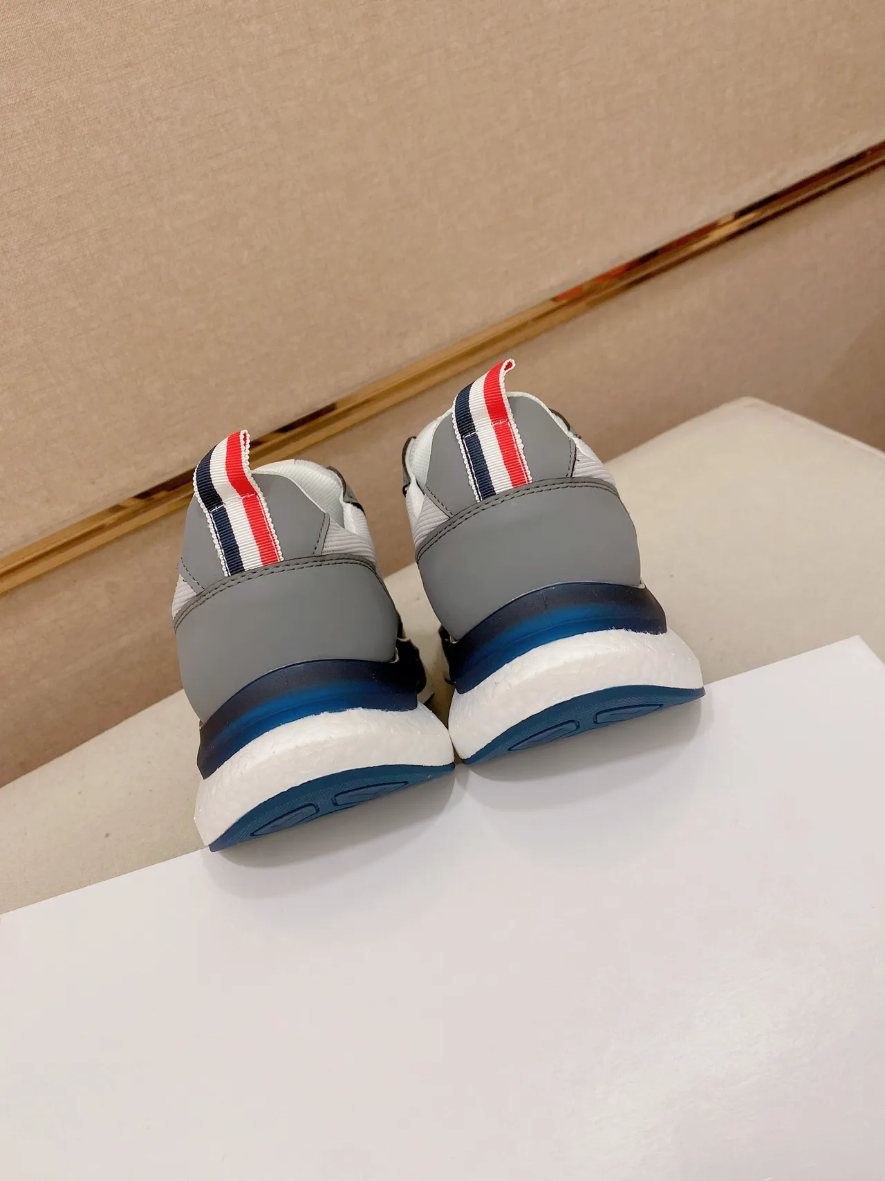 Moncler Lifestyle Sneaker Gris et Bleu Marine Chaussures Chunky 3