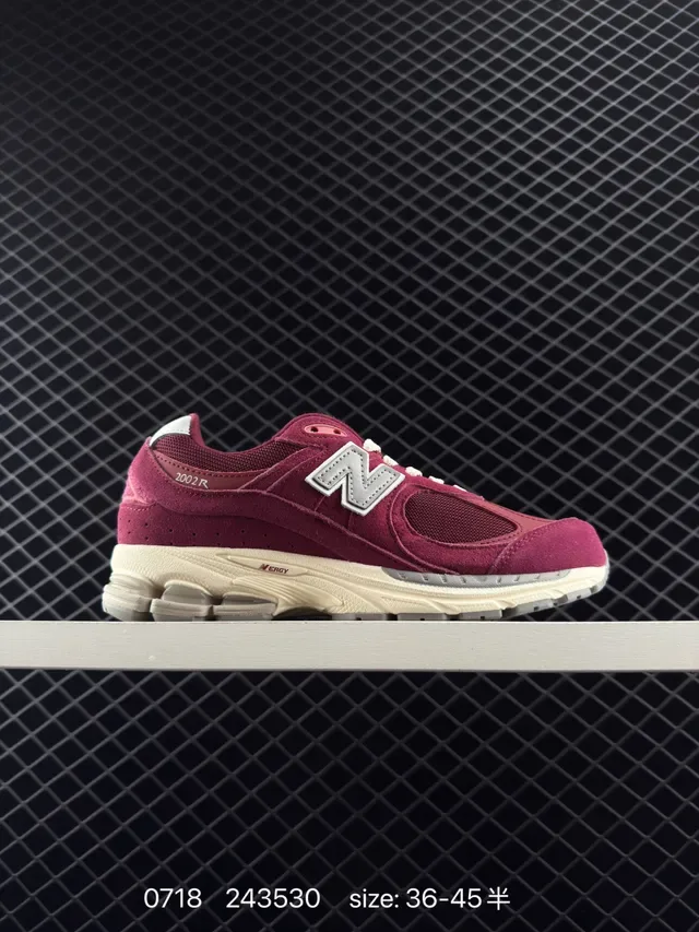 New Balance 2002R Gris foncé Beige Chaussures lifestyle 3