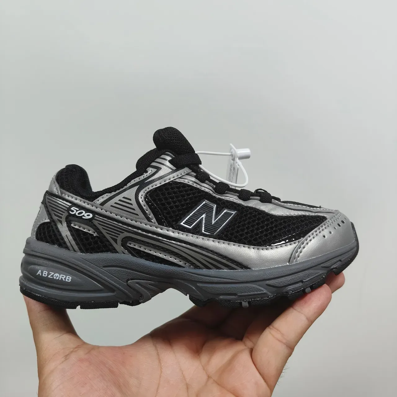 New Balance 509 Noir et Violet Iridescent Chaussures Lifestyle 17