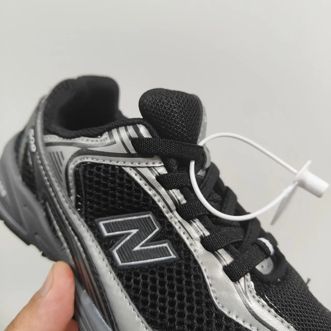 New Balance 509 Noir et Violet Iridescent Chaussures Lifestyle 21