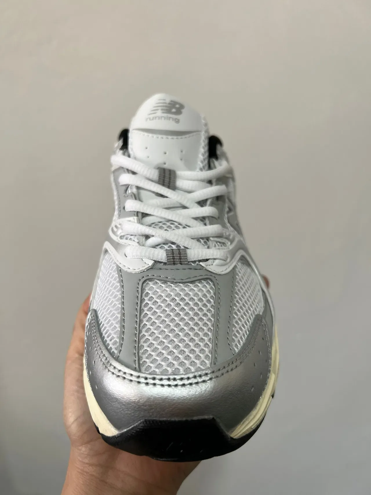 New Balance 530 Prata Branco Creme Tênis Lifestyle 7