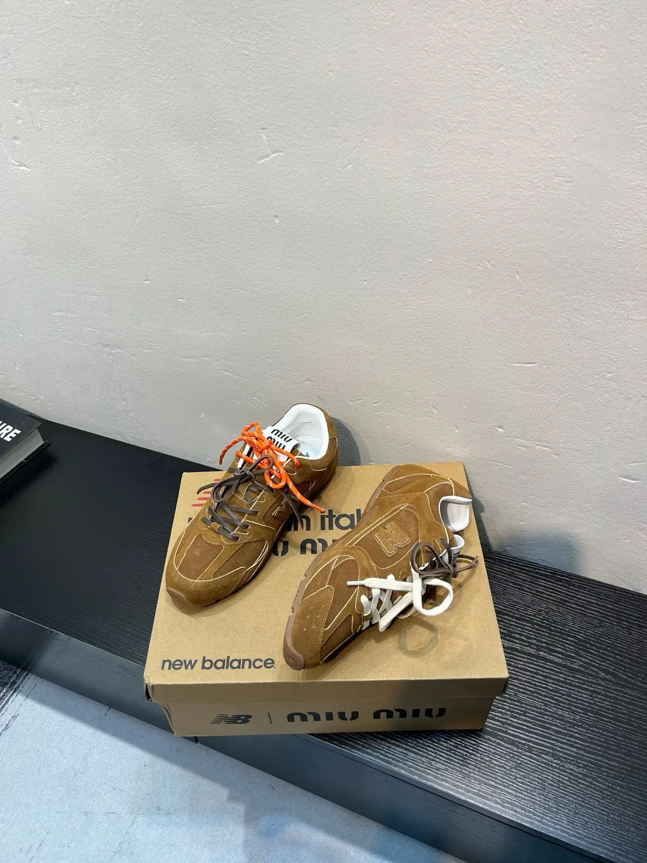 New Balance 630 x Miu Miu Tênis Lifestyle em Suede Tan 4