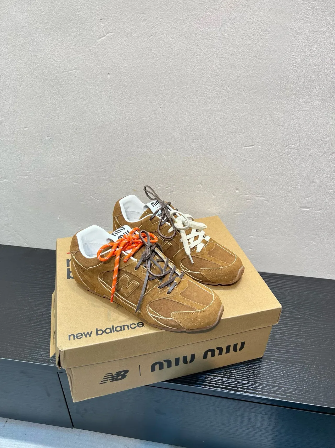 New Balance 630 x Miu Miu Tênis Lifestyle em Suede Tan 5