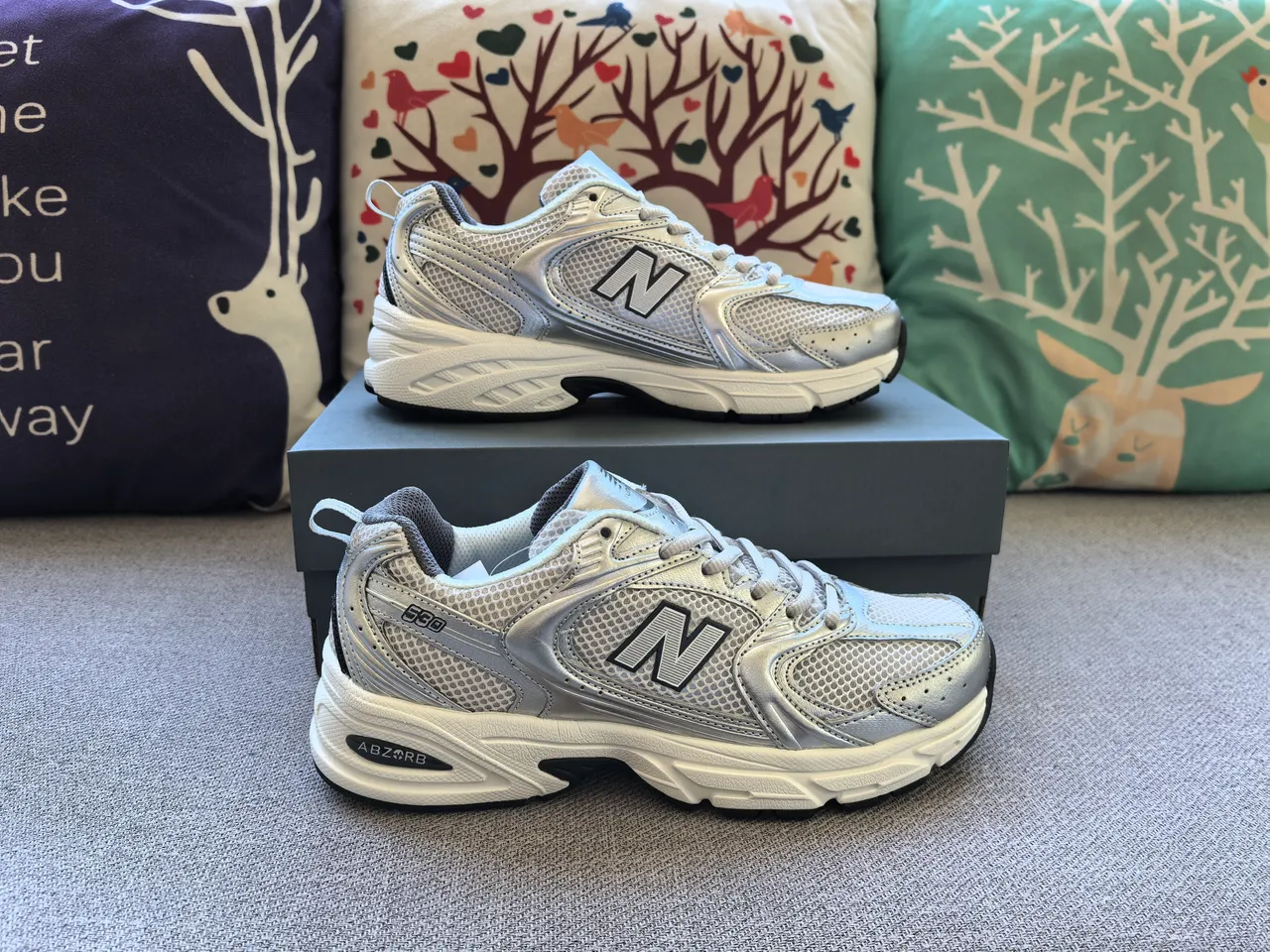 New Balance 860 Argent Noir Maille et Construction de Superposition Synthétique Structure de Cage Pied du Milieu Chaussures de Course 23