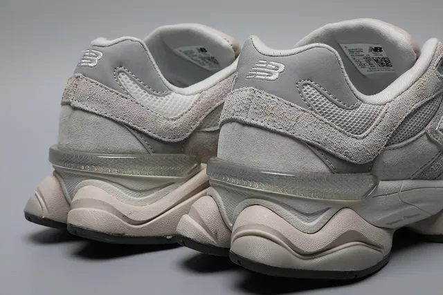 New Balance 9060 Sneakers Lifestyle Beige et Blanc 2