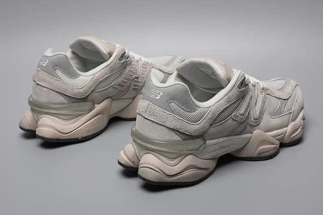 New Balance 9060 Sneakers Lifestyle Beige et Blanc 3