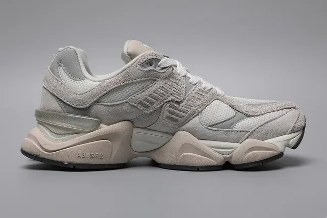 New Balance 9060 Sneakers Lifestyle Beige et Blanc 8