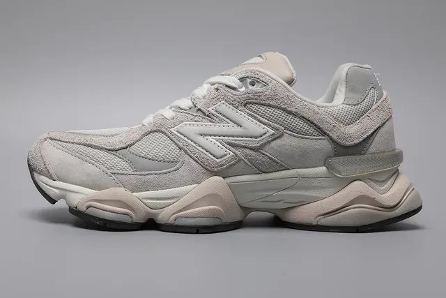 New Balance 9060 Sneakers Lifestyle Beige et Blanc 9