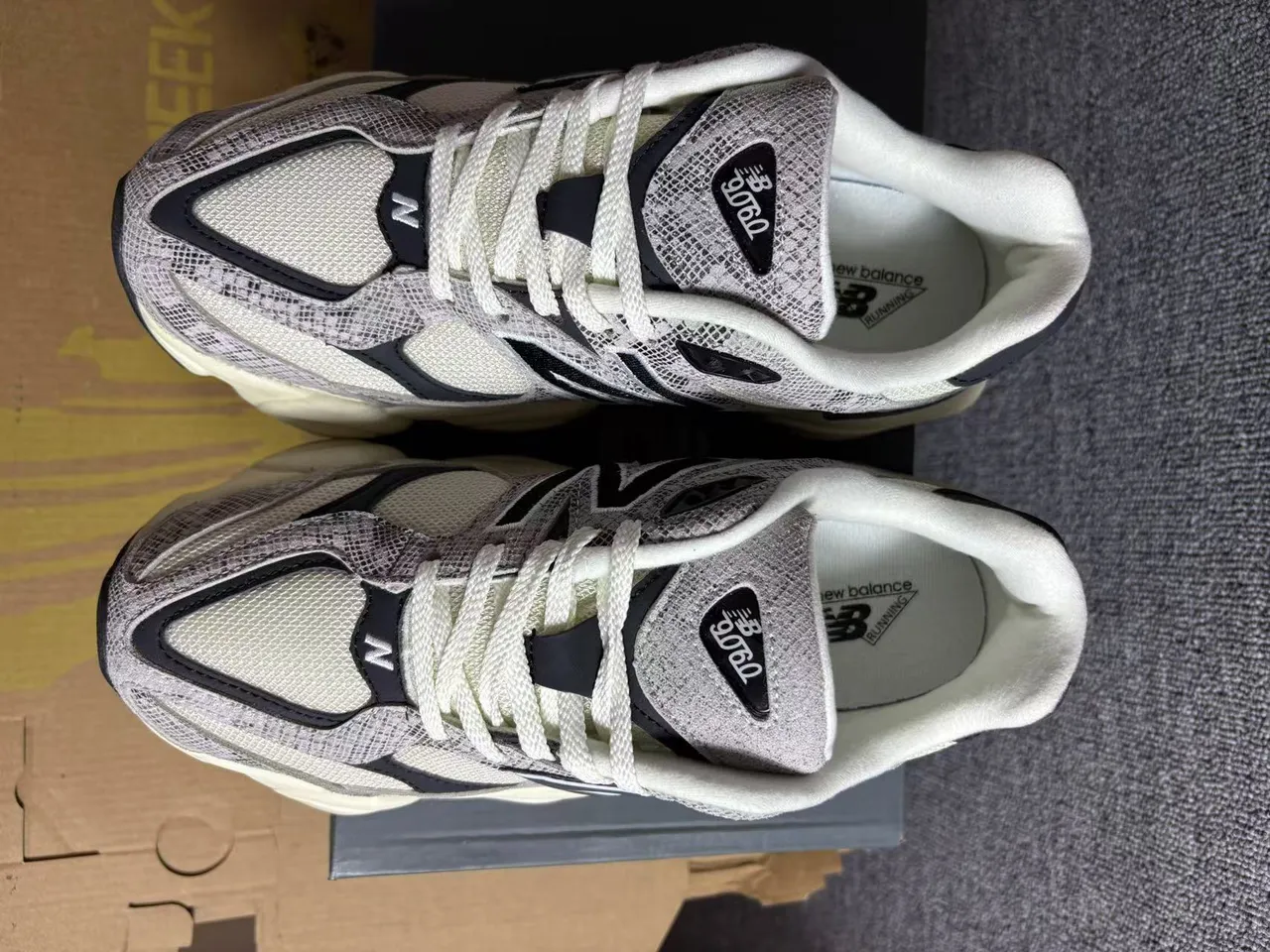 New Balance 9060 بيج أسود طباعة جلد الثعبان أحذية رياضية سميكة 3