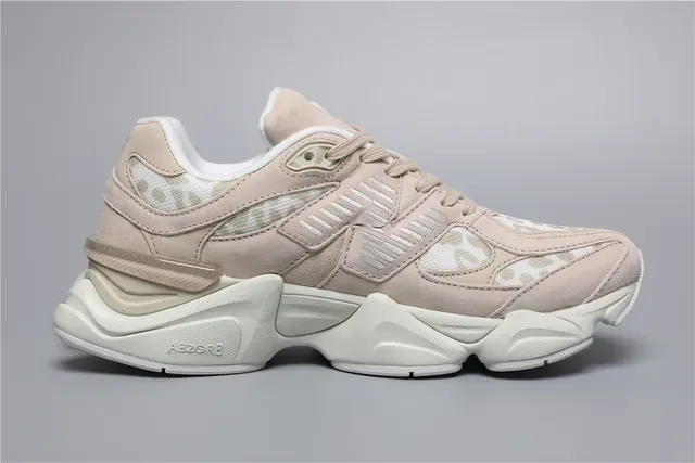 New Balance 9060 Chaussures Lifestyle Beige à Imprimé Léopard 8