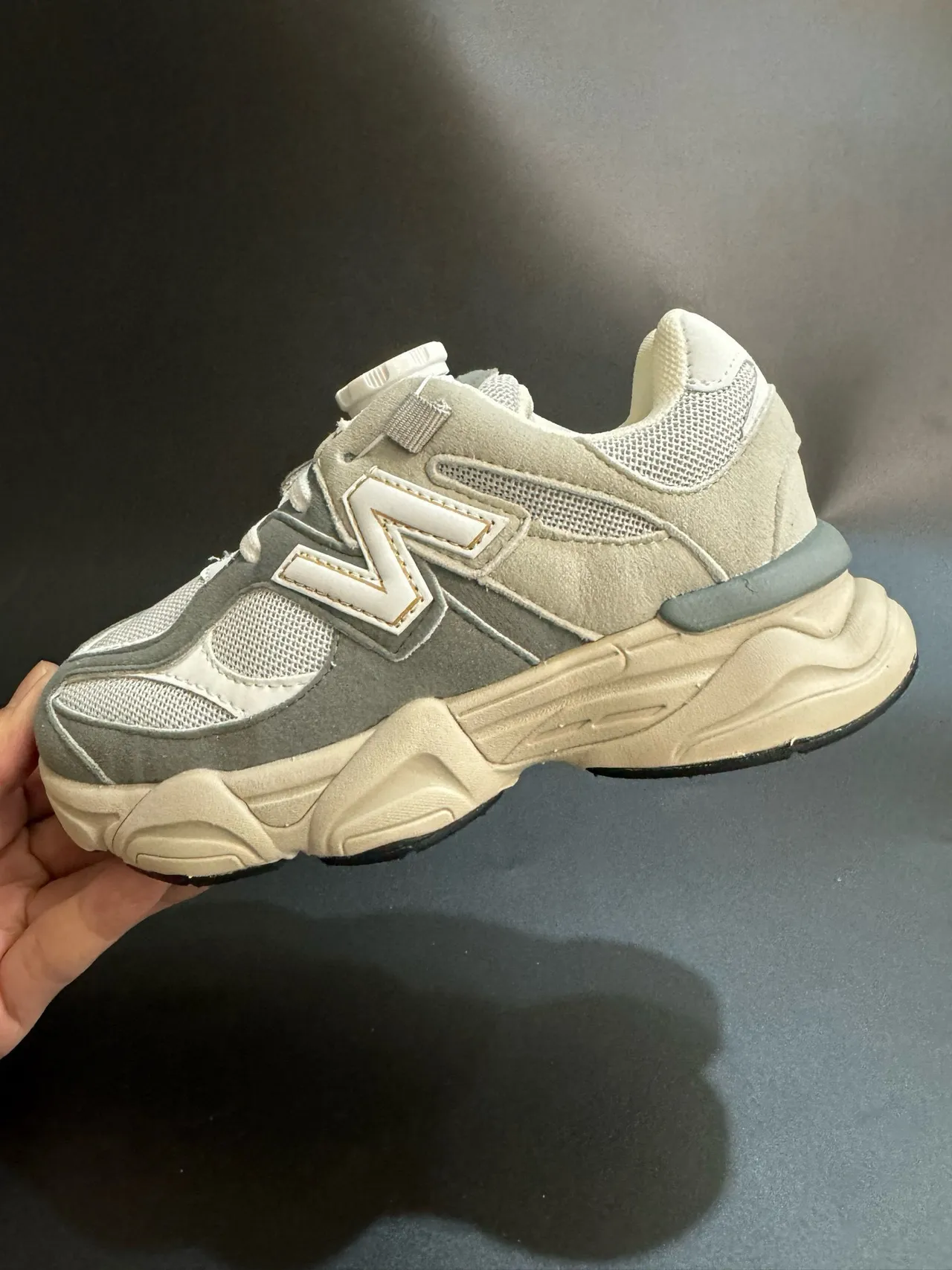 New Balance 9060 رمادي بيج سول إغلاق دوار أحذية رياضية كثيفة 7