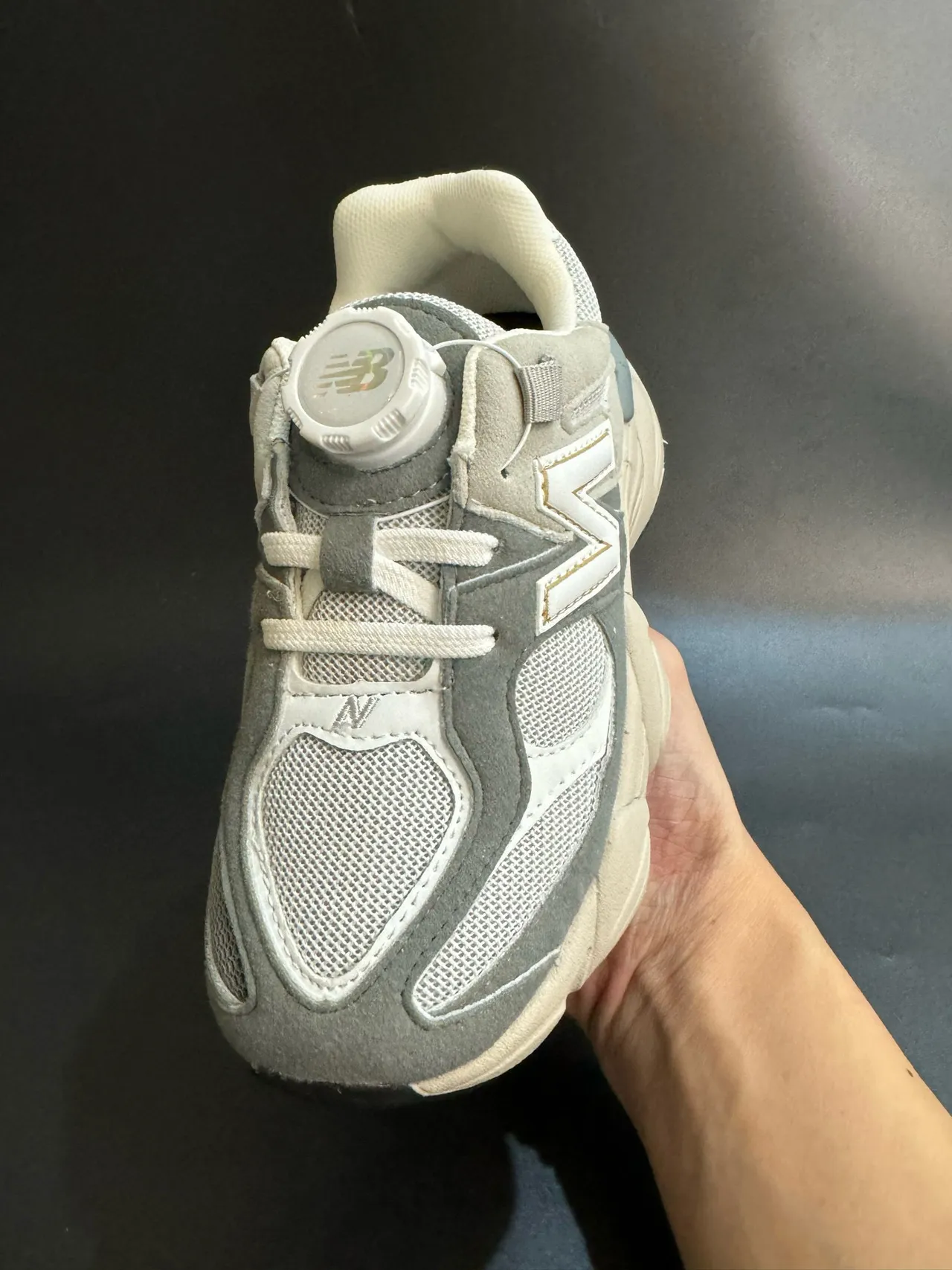 New Balance 9060 رمادي بيج سول إغلاق دوار أحذية رياضية كثيفة 13